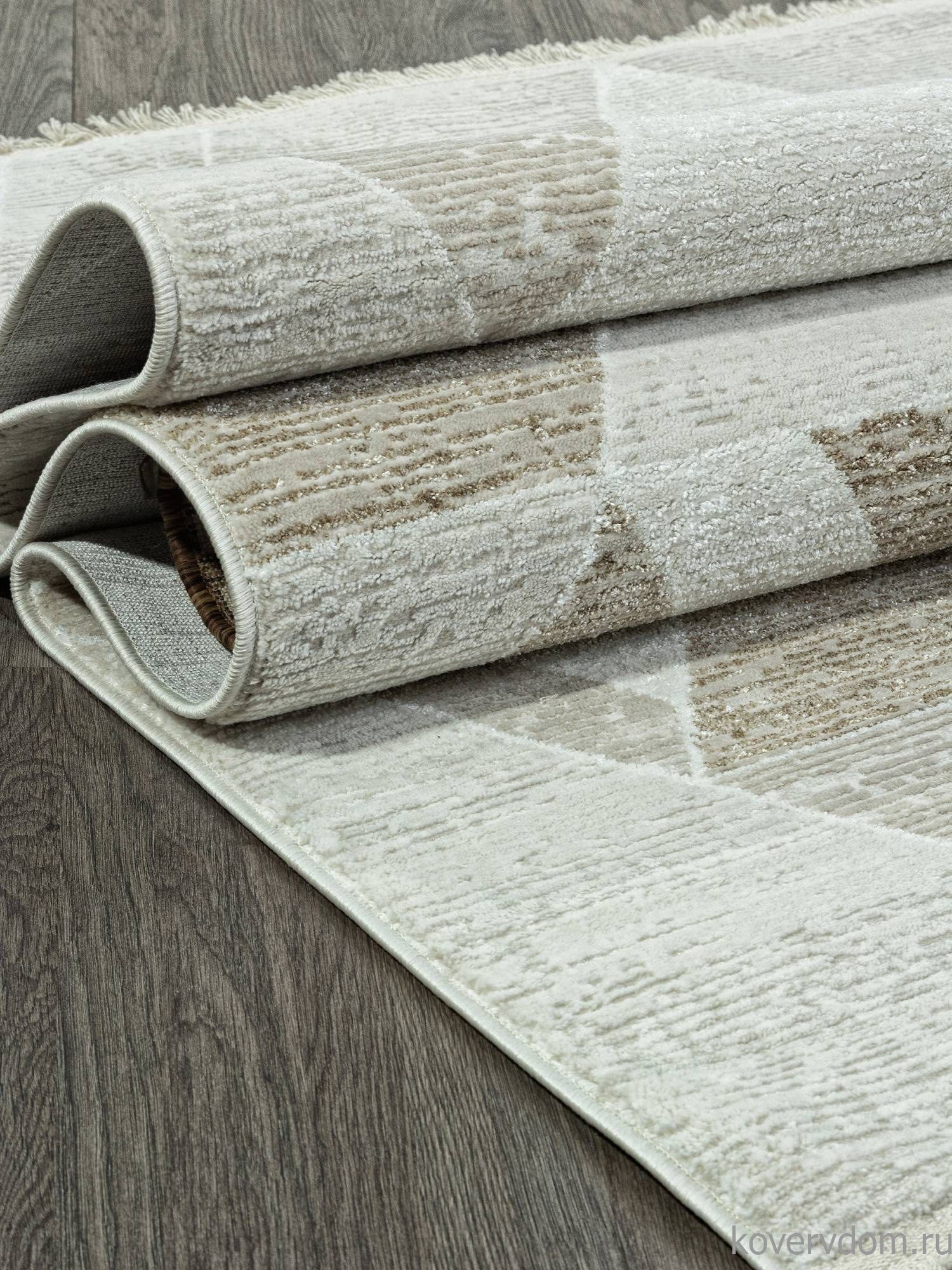 Ковер RUBI 26224C L.BEIGE / CREAM